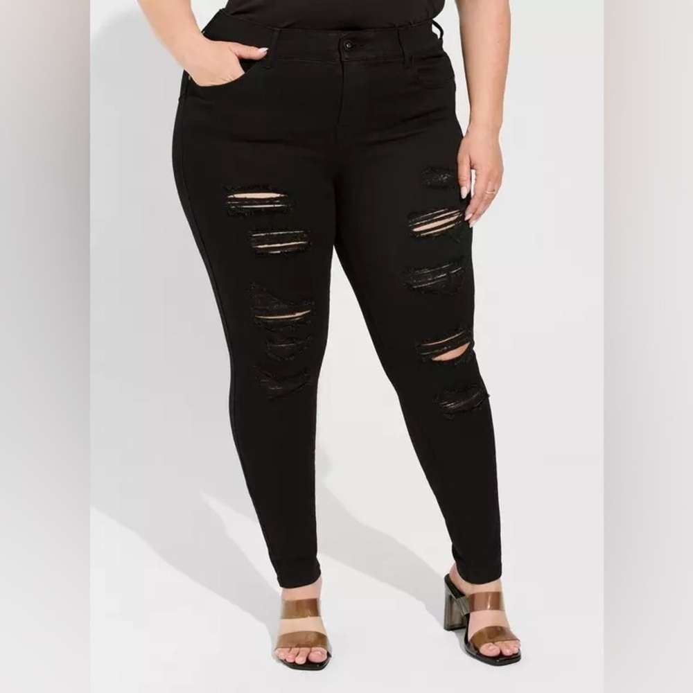 Bombshell Skinny Premium Stretch High-Rise Destructed Jean
